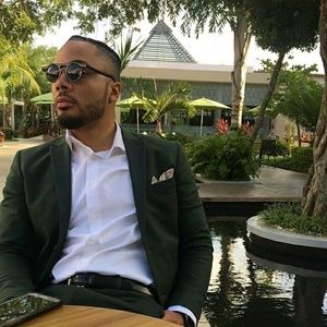 Meet your Posher, Devin